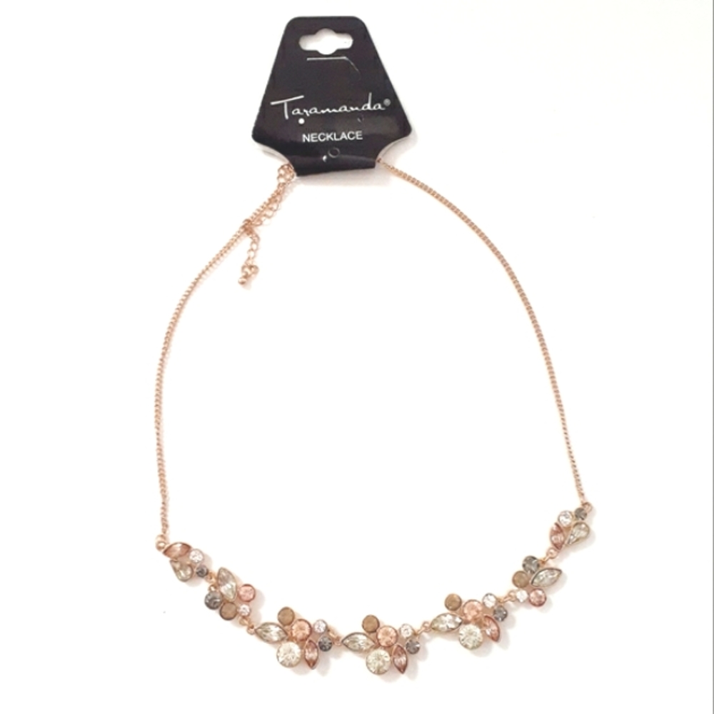 🪴2 For $20 🪴 Taramanda Crystal & Moscato Tiered Floral Necklace